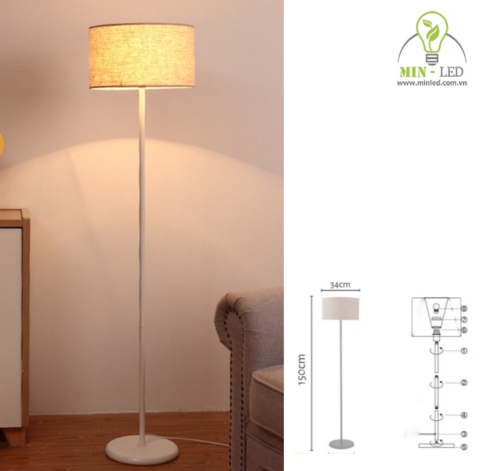 Mẫu đèn cây D4 thiết kế rất đơn giản, tạo nên vẻ đẹp nhẹ nhàng cho không gian sở hữu. Ánh sáng đèn vàng nhẹ, tạo nên một vẻ đẹp tươi tắn mà ấm cúng cho căn phòng.